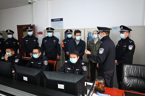 2.区长和汉云书记调研北京路派出所和昆明站南广场